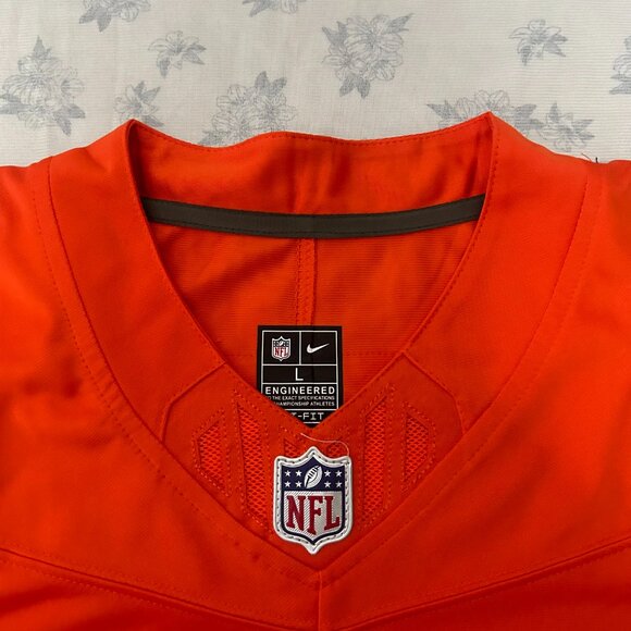 NFL Rome Odunze Orange Chicago Bears Nike #15 Jersey - Picture 6 of 8